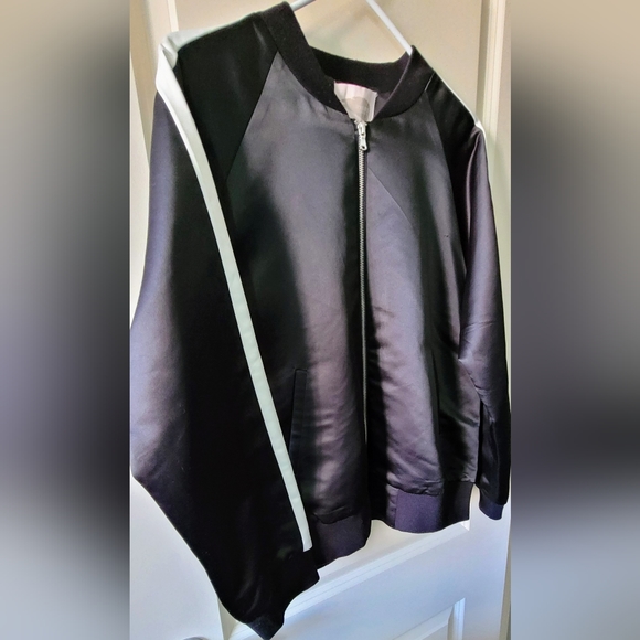 Forever 21 Bomber Jacket - Picture 3 of 9